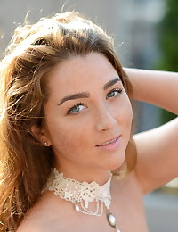 Softcore Bombshell - Naturally Killer Amateur Nudes